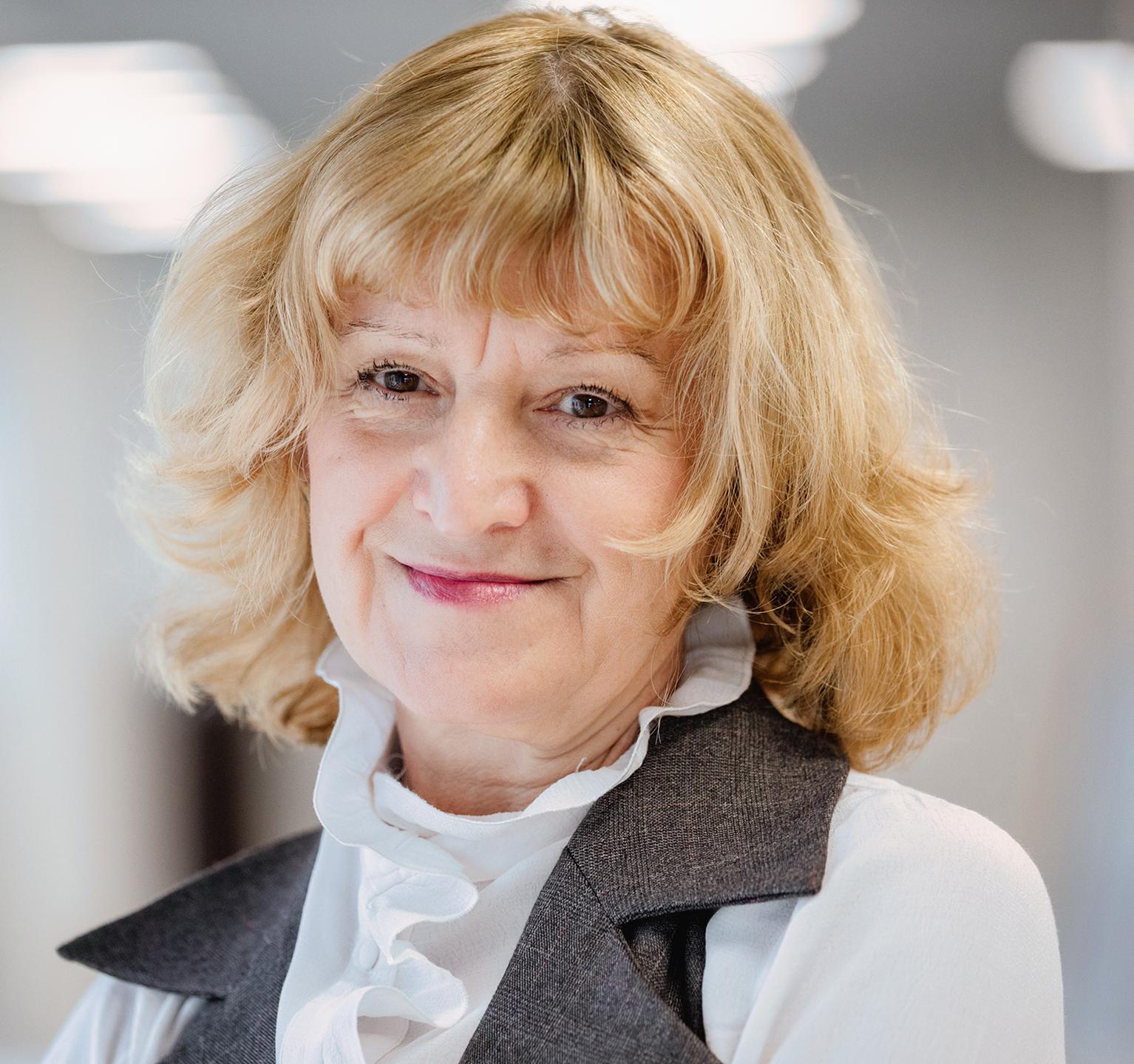 Елена Яхонтова