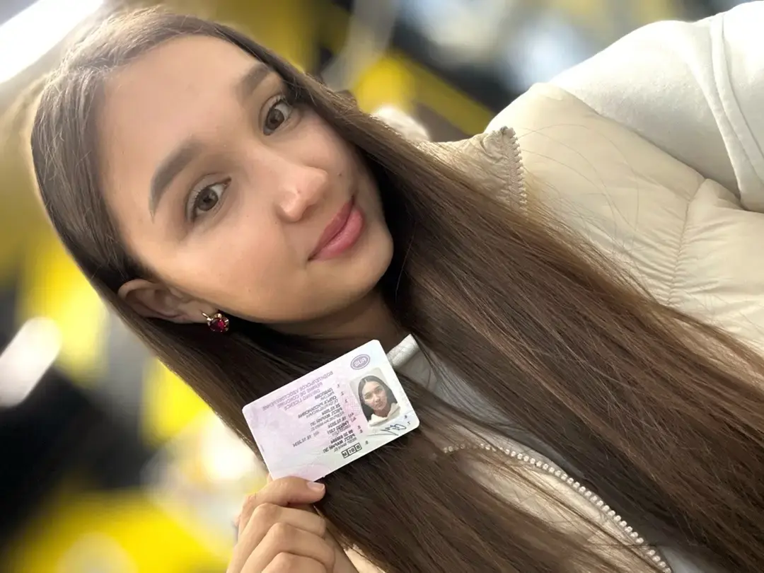 Павлова Ольга после сдачи экзамена в ГИБДД