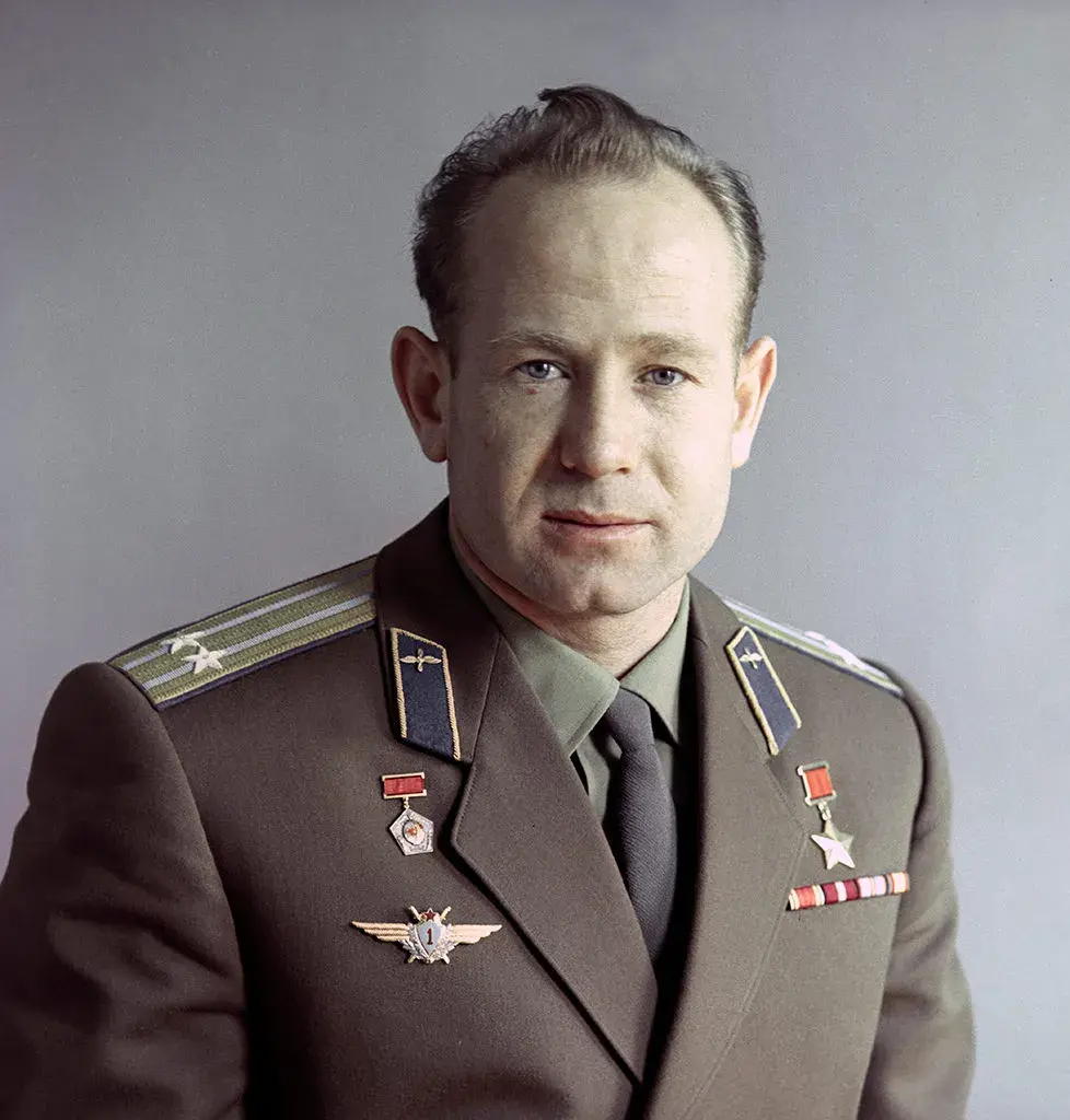 А. Леонов