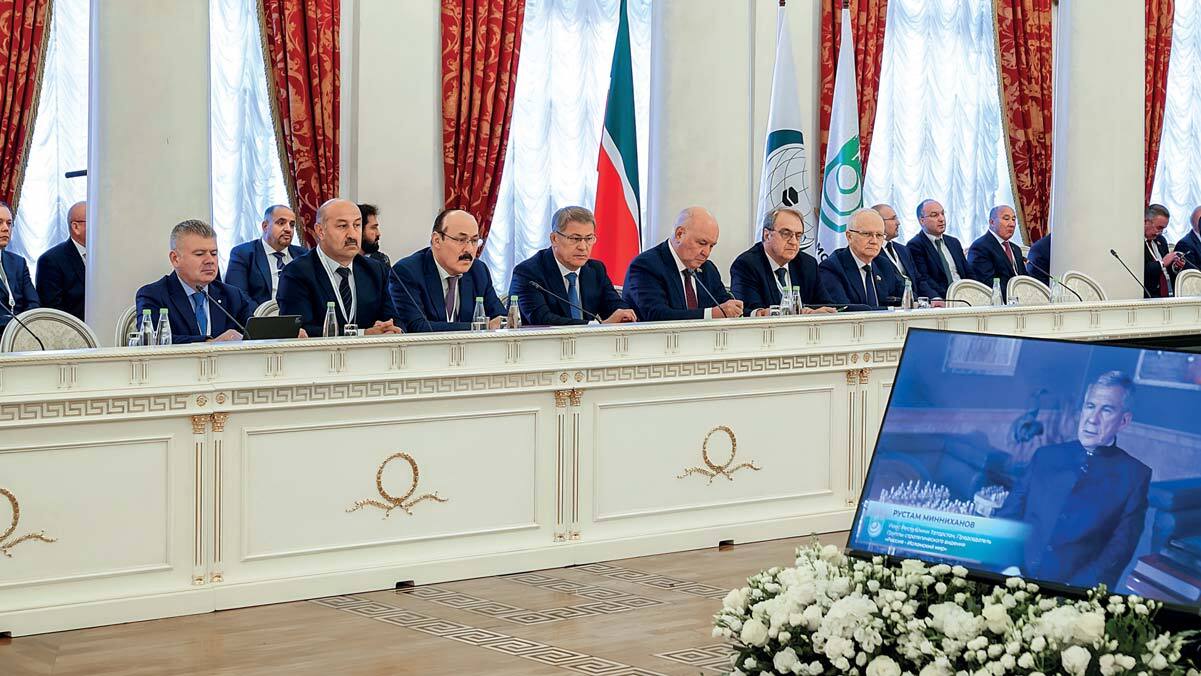 Radiy Khabirov at a meeting of the Group of Strategic Vision “Russia — Islamic World” in Kazan (May 19, 2023)