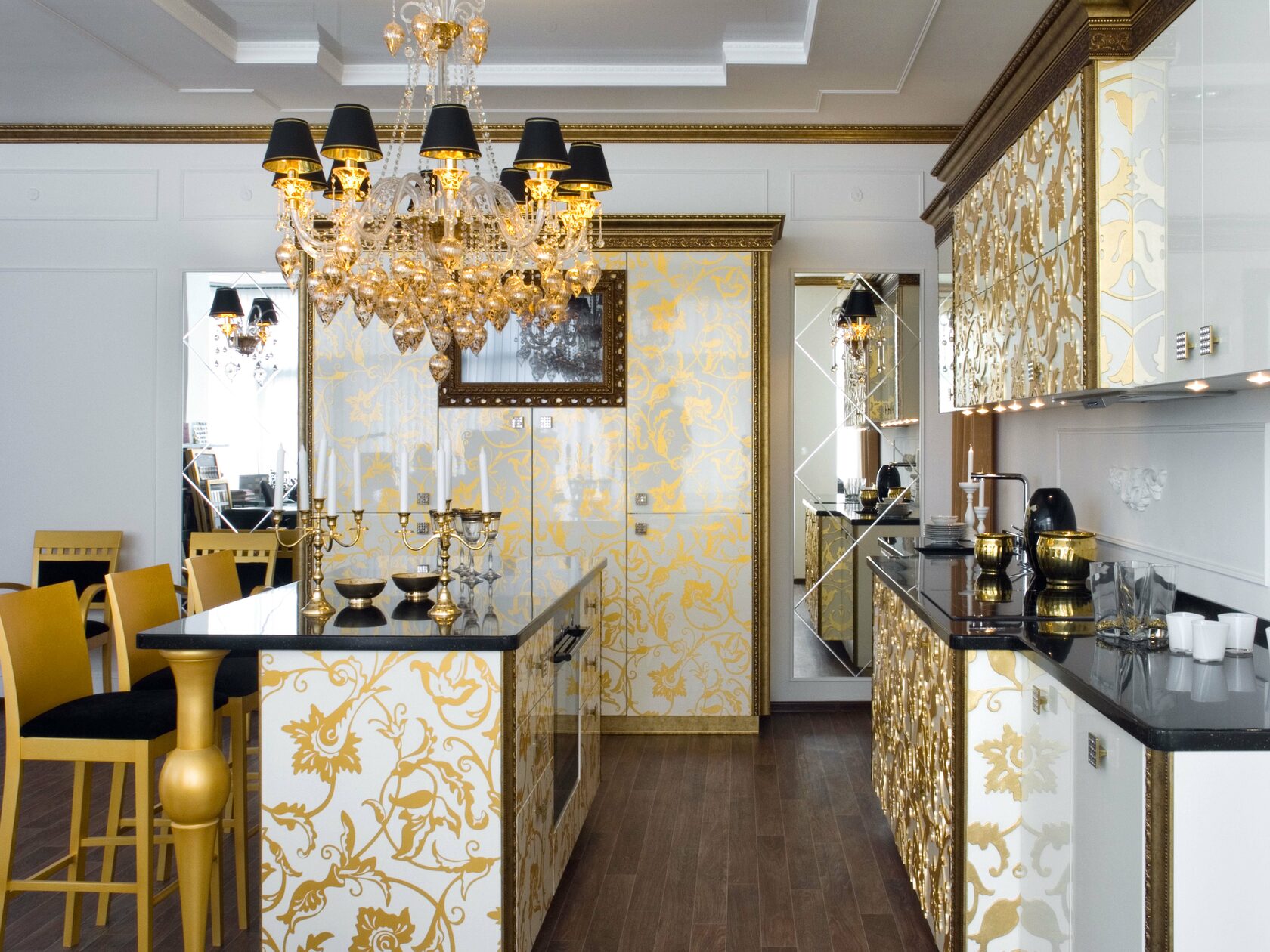 Кухня в бело золотом цвете