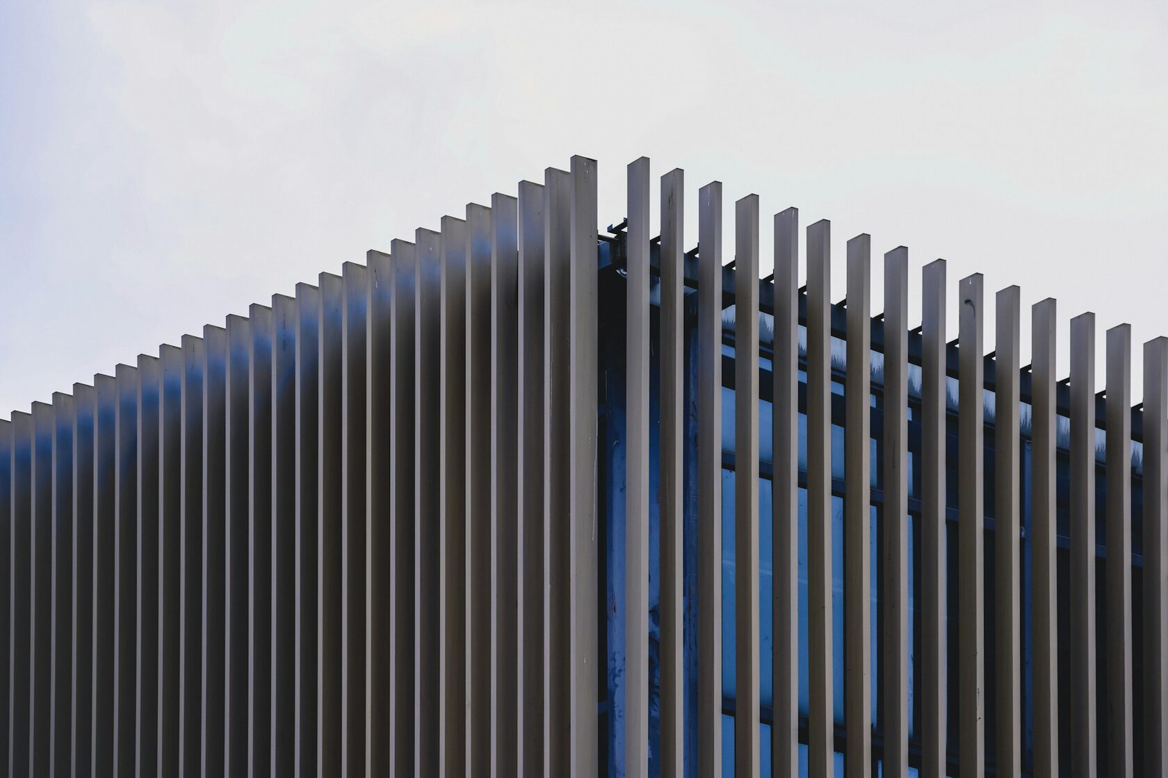 Монтаж современных фасадов в Новосибирске