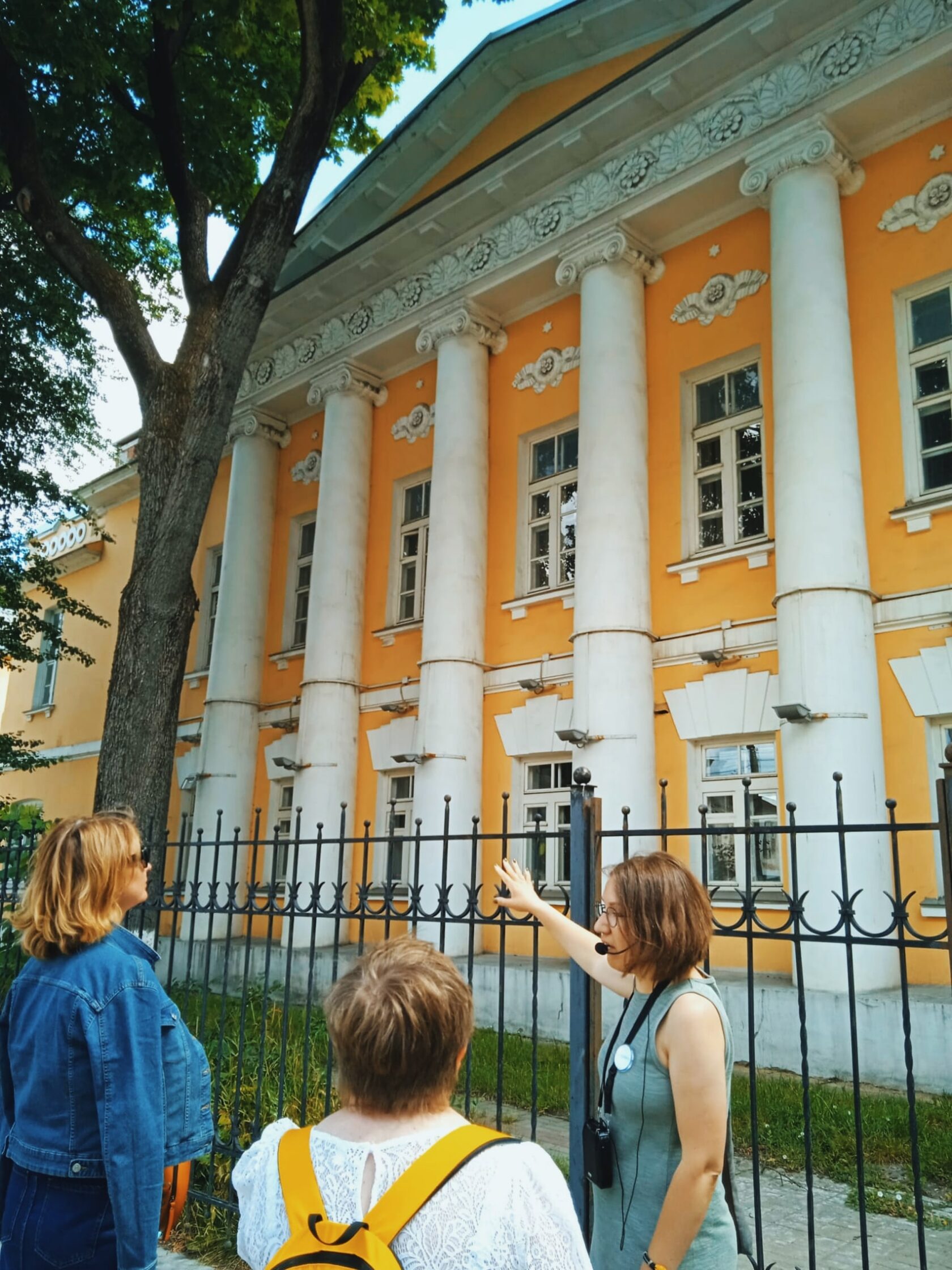 Оля Туркова экскурсовод. Экскурсия Калужские дворики. 
