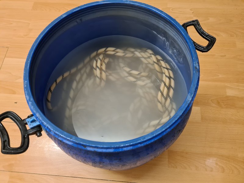 Static rope pre-shrinking 
