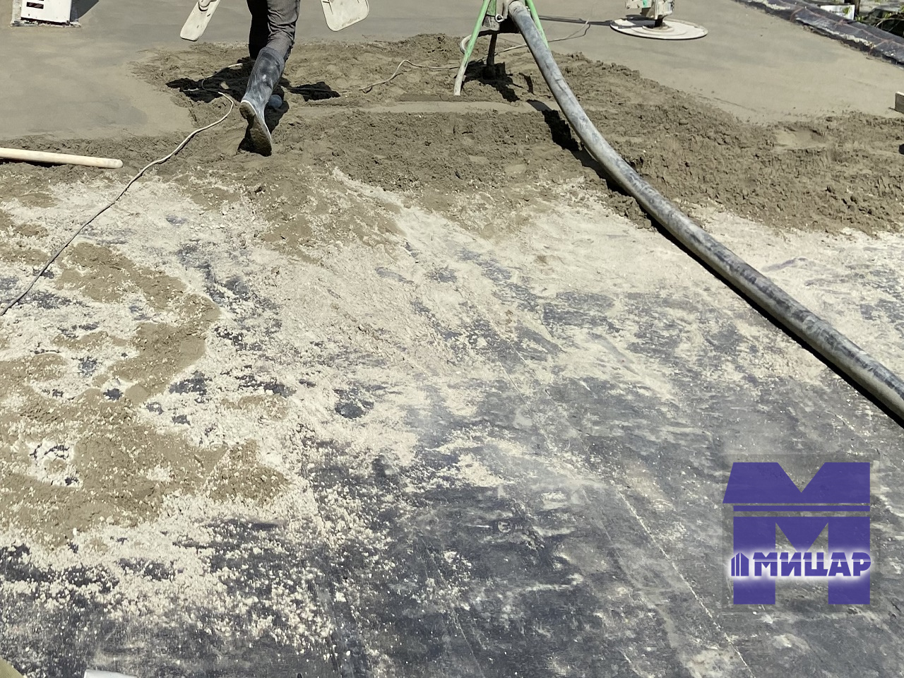 Выполненная пароизоляция на мягкой кровле