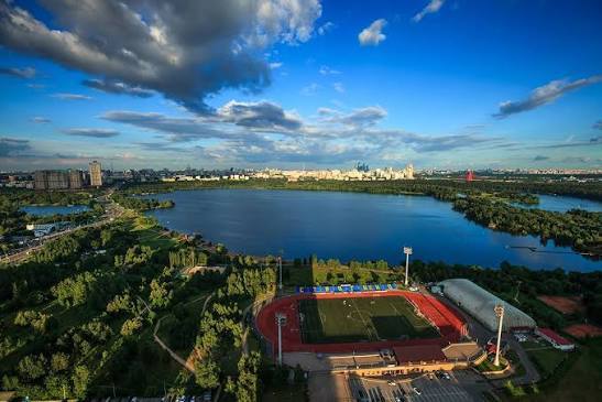 Территория стадиона