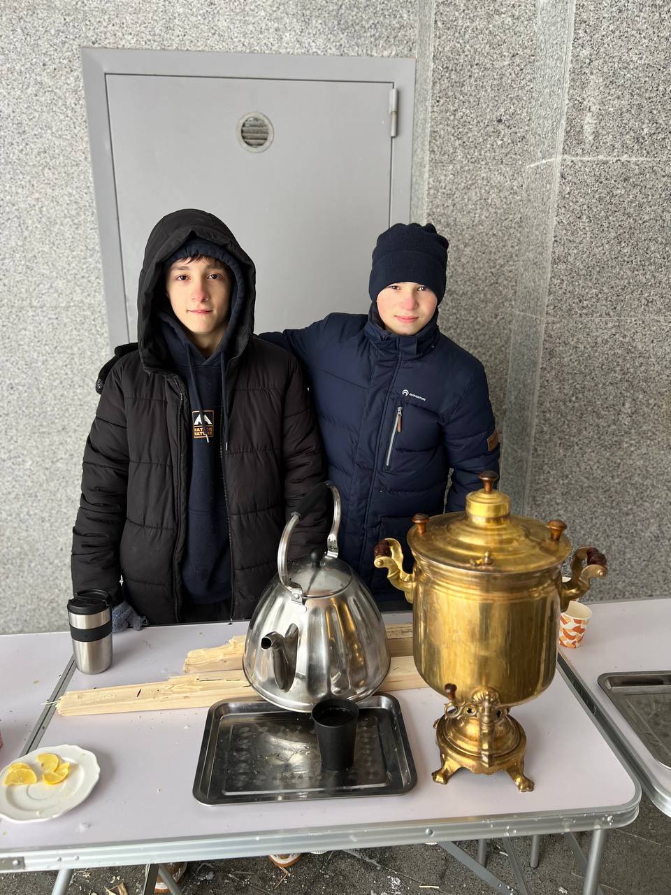 Чай из самоваров на Святого Николая