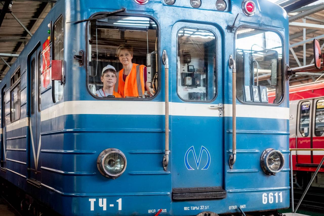 Экскурсия в депо метрополитена