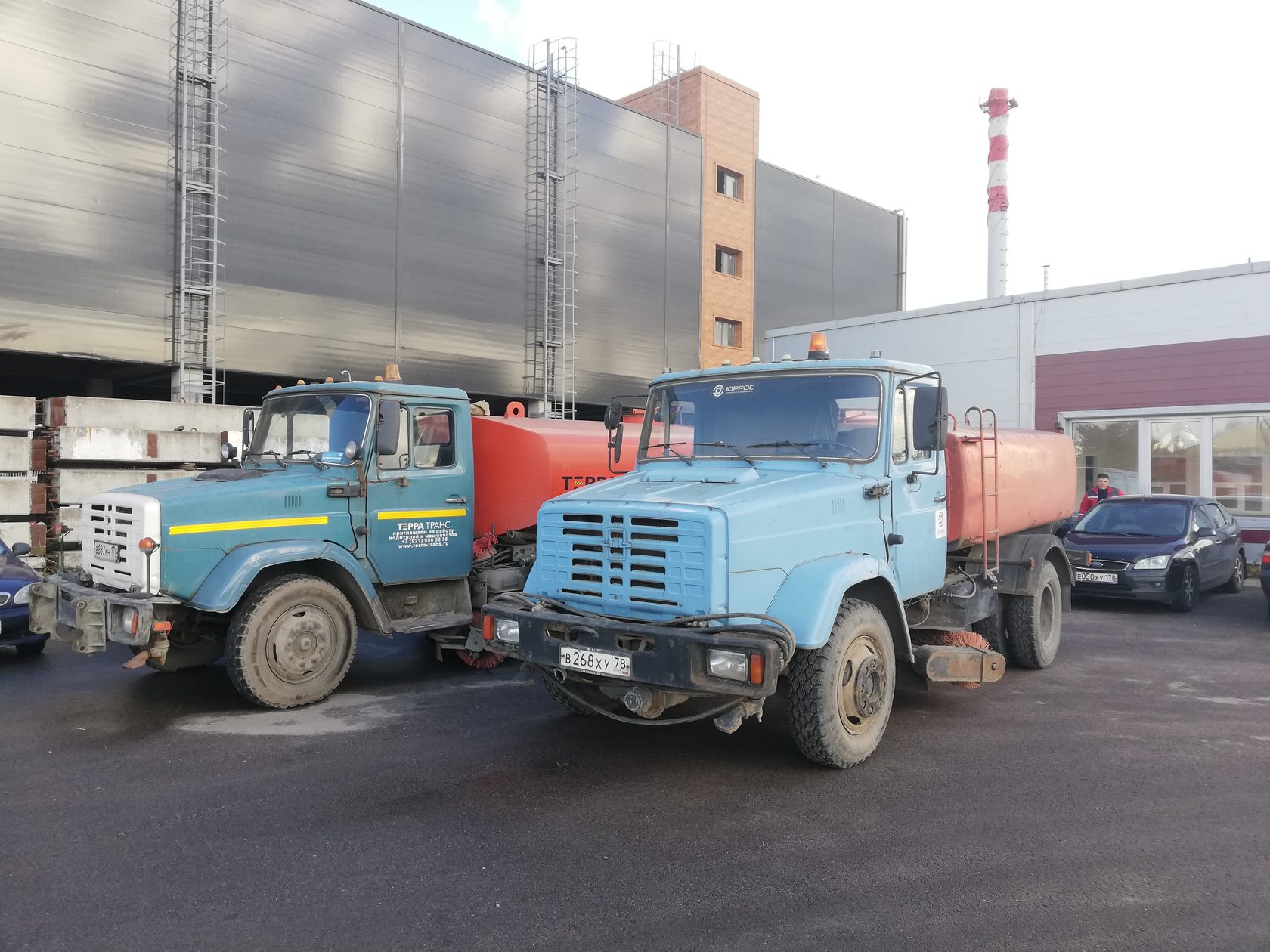 Аренда Водовоза с дорожной щеткой в Буграх, Парнасе, Новодевяткино, Мурино.  2022!