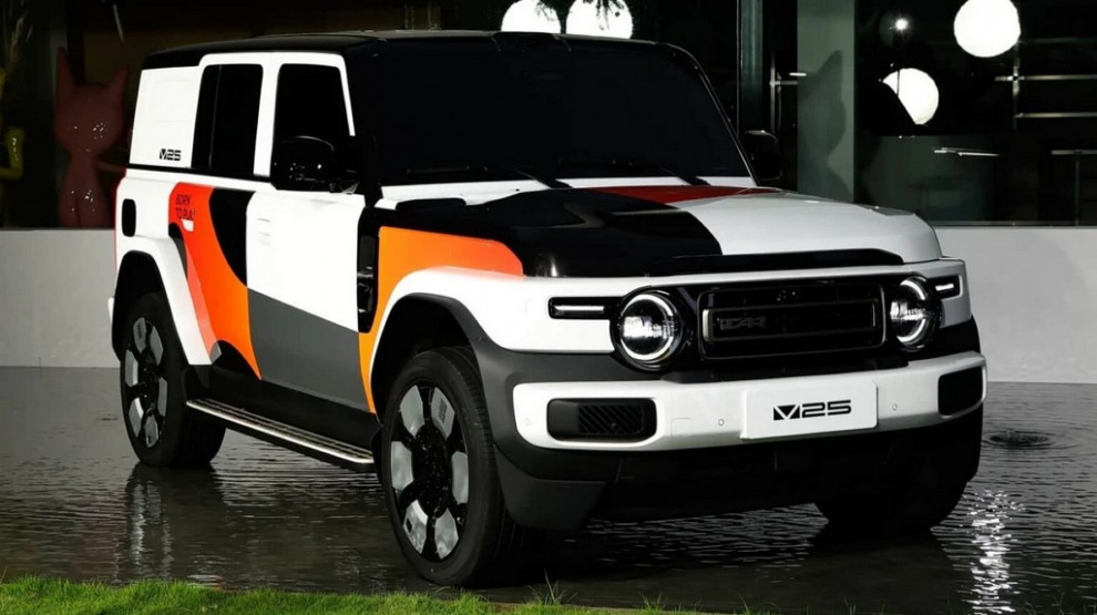 Квадратный гибрид. Официально представлен Chery iCar V25
