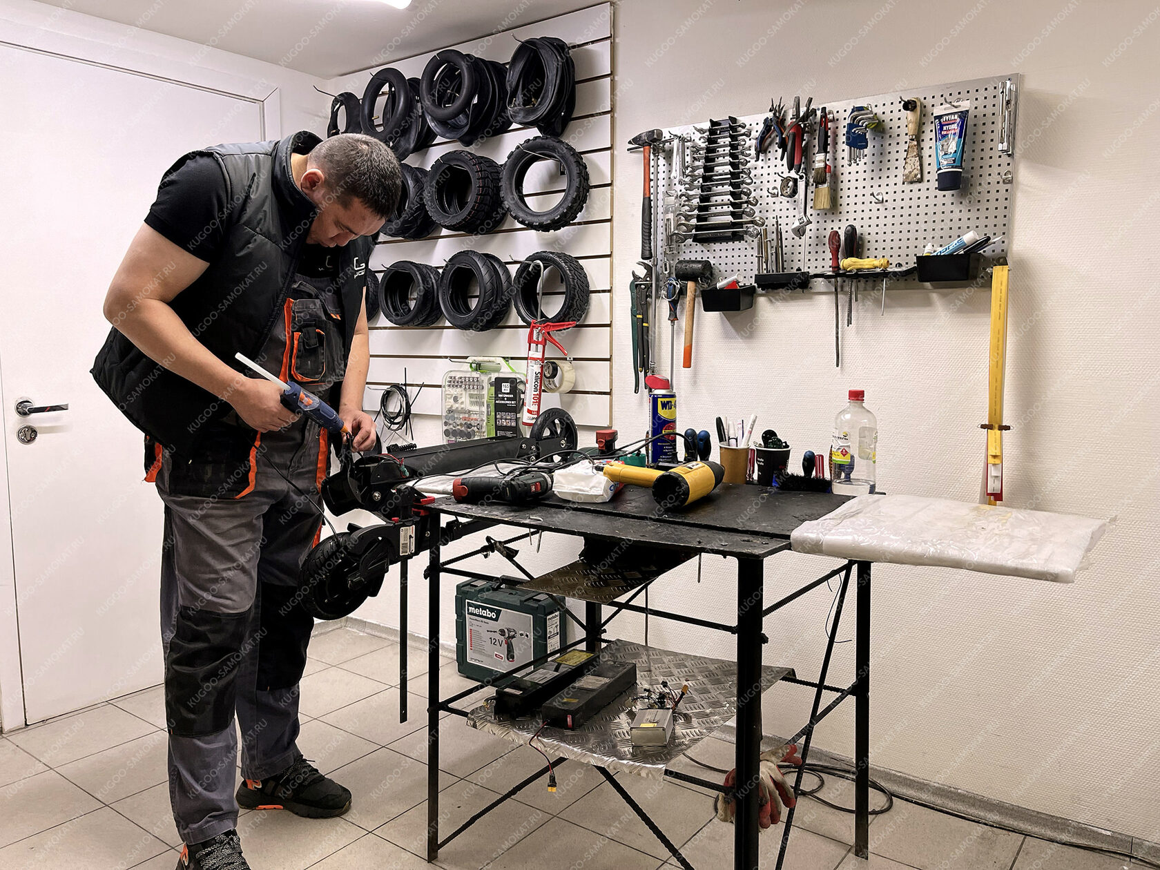 Сервисный центр куго электросамокат. Сервисный центр куго электросамокат. Электросамокат куго м2. Сервисный центр куго электросамокат. Куго электросамокат как разобрать приборную панель.