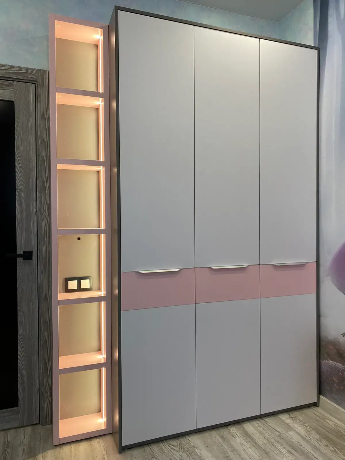 Шкаф купе для детской на заказ в Сургуте