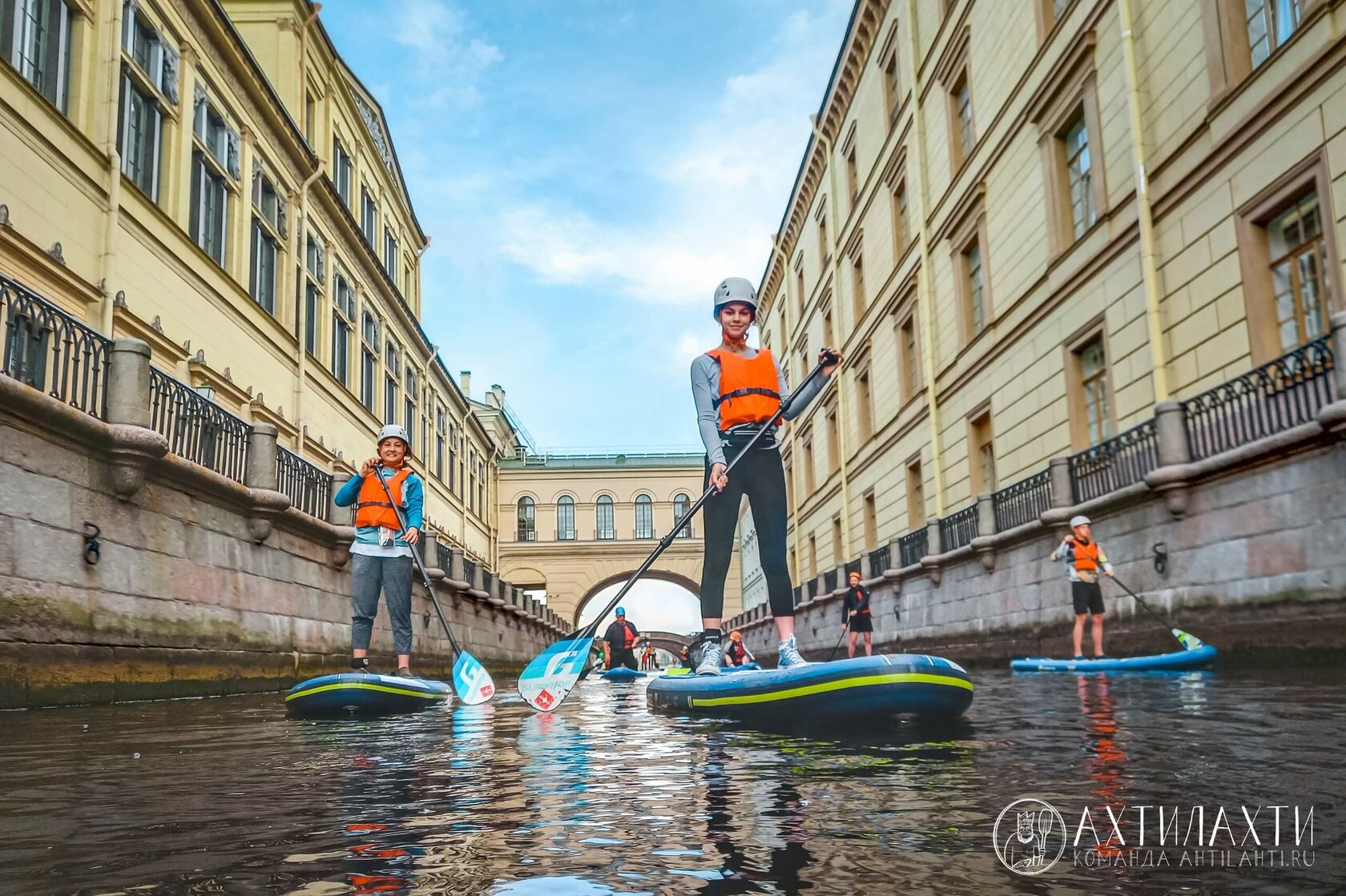 Nextup tour питер. САП прогулка Питер. Sup прогулки СПБ. САП серфинг Санкт Петербург. Сапы Санкт-Петербург катание.