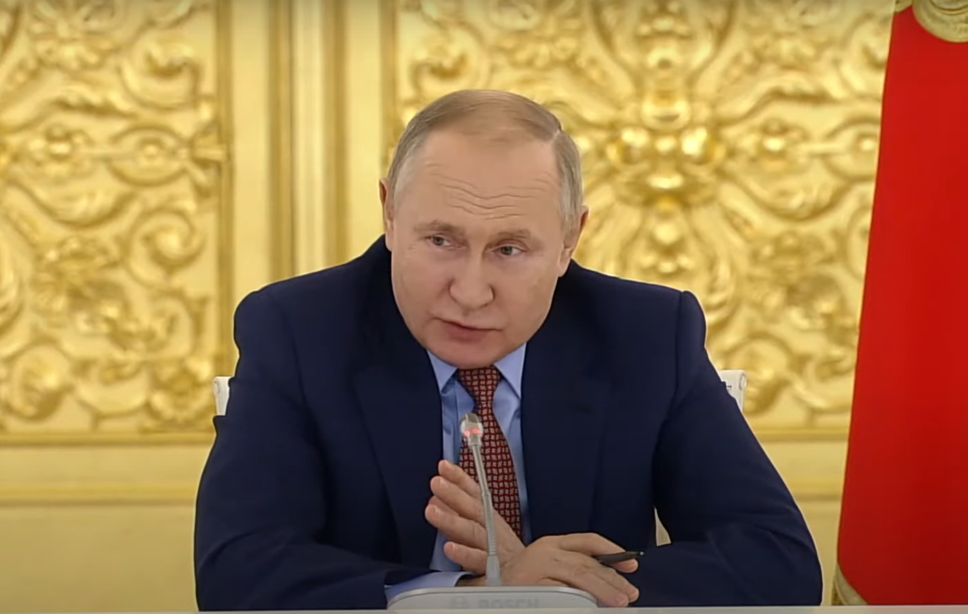 Владимир Путин поддержал проект о доставке рецептурных лекарственных  средств с помощью электронных рецептов