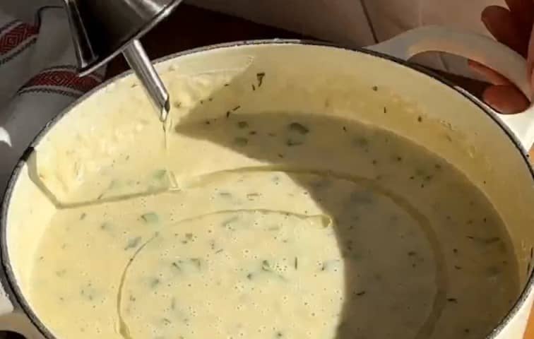 Приготовление картофельных блинов на молоке: шаг 5