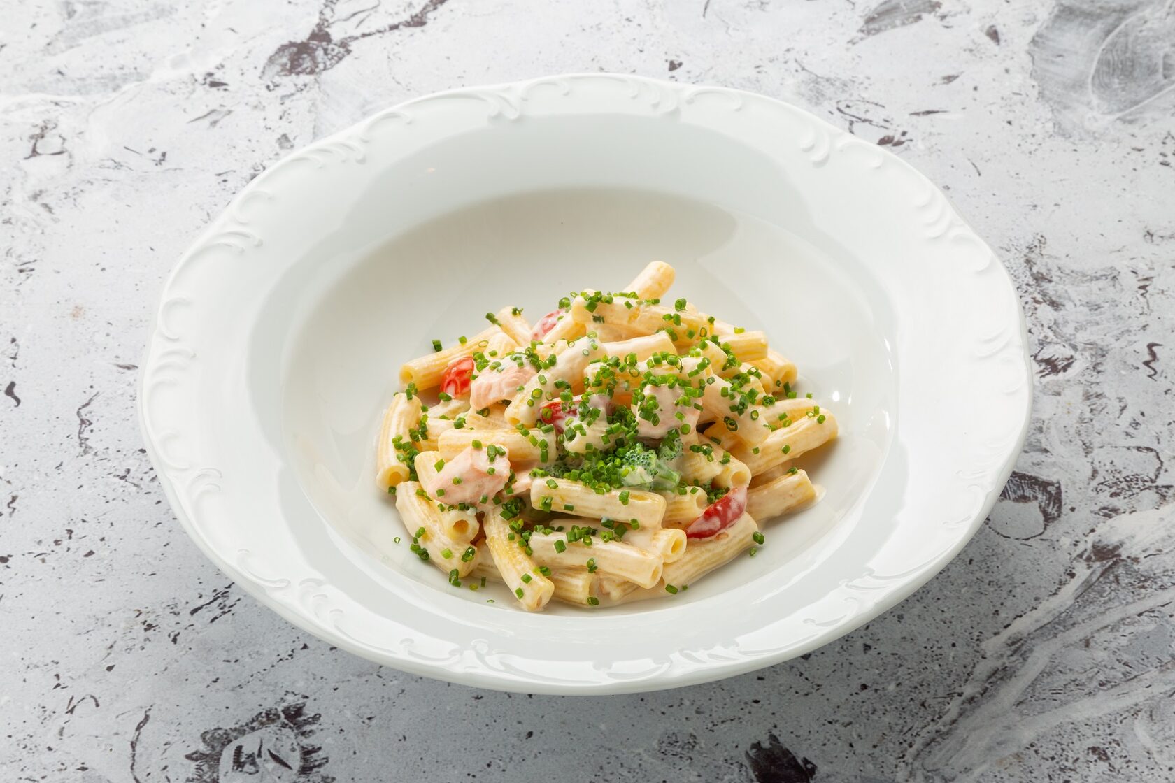 Паста с лососем, брокколи и томатами черри / Pasta with salmon, broccoli  and cherry tomatoes