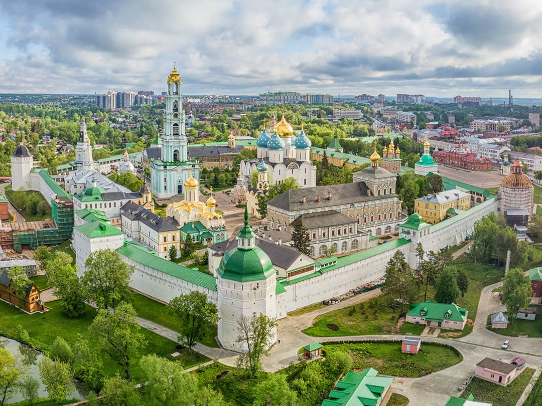 Куда сходить в сергиевом посаде с детьми. Сергиев Посад Кремль. Троице-Сергиева Лавра с высоты. Троице-Сергиева Лавра сверху.