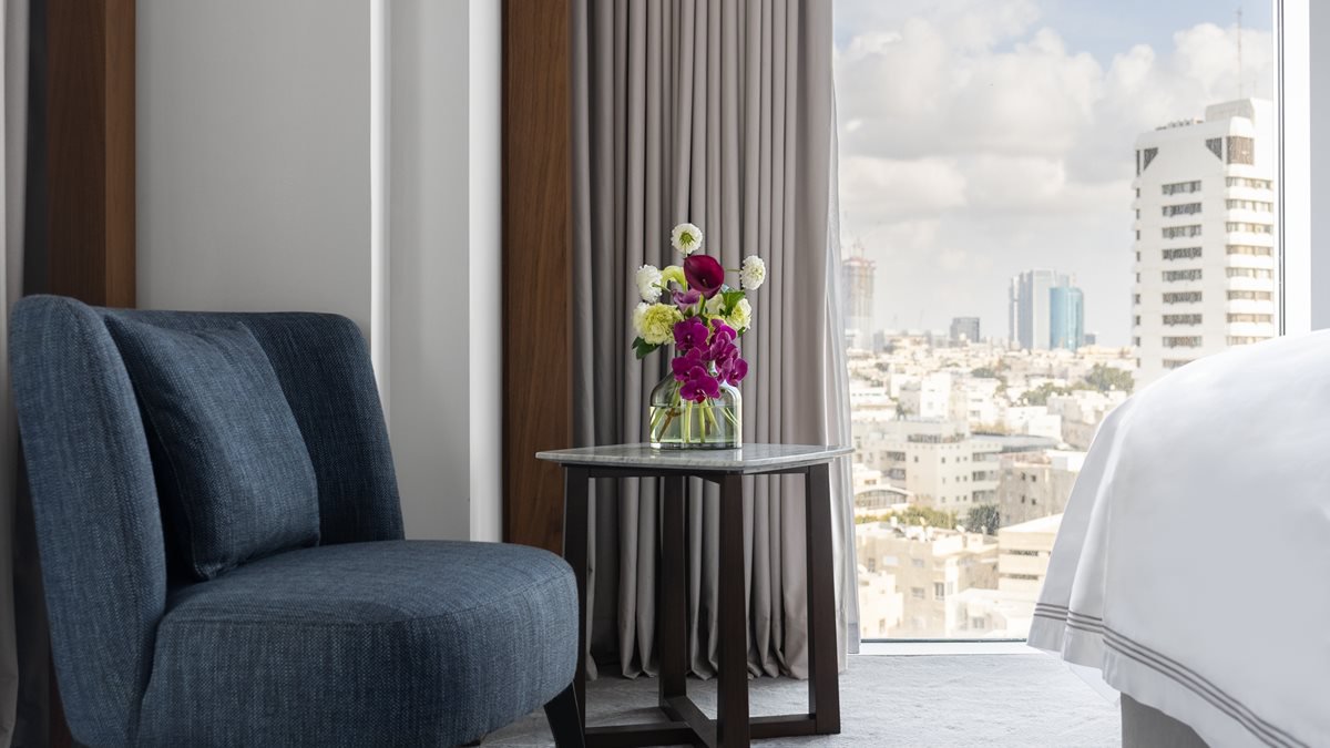 Вид на город в отеле Кемпински Тель-Авив.