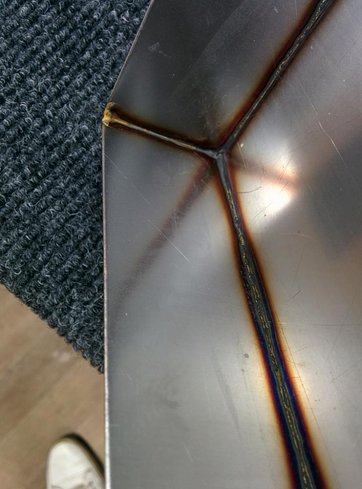 Сварка нержавейки лист 1мм электродом. Сварка нержавейки аргоном 2мм. Лазерная сварка оцинкованного металла. 5мм сварка электродом. Сварка нержавейки аргоном 2мм.