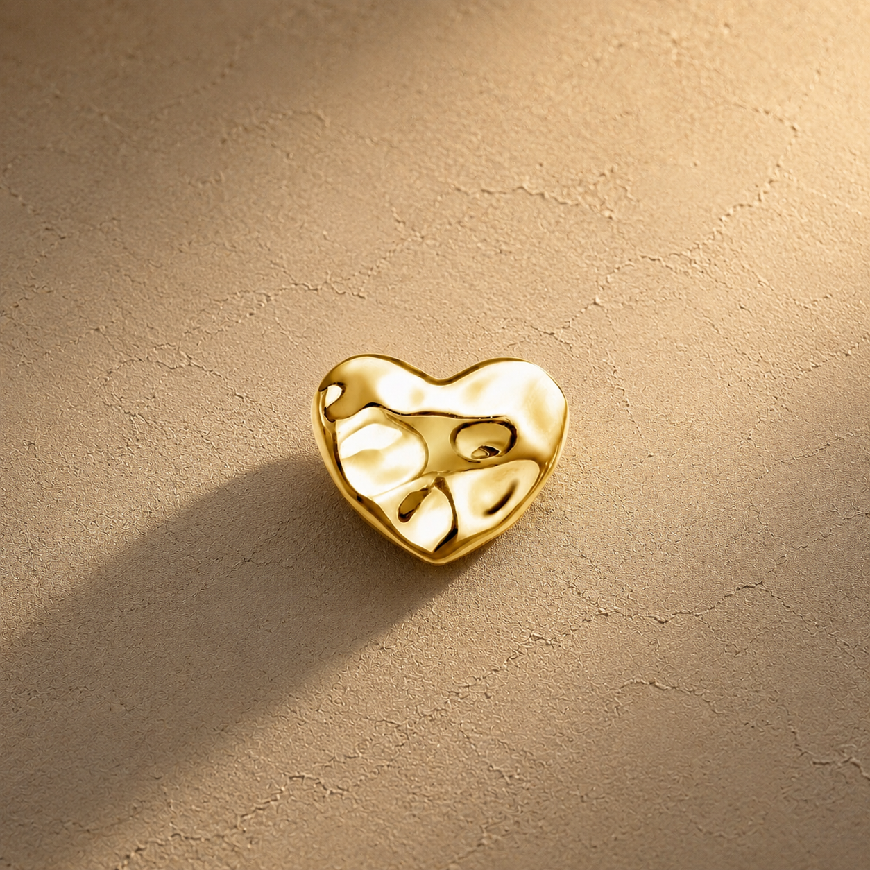 Небольшой золотистый кулон в виде сердца I OXO JEWELRY