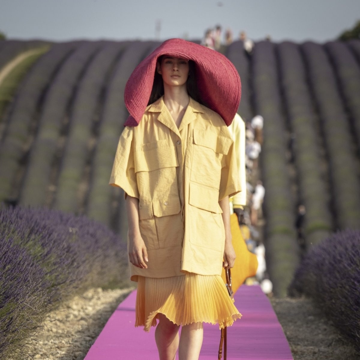 желтый цвет в одежде