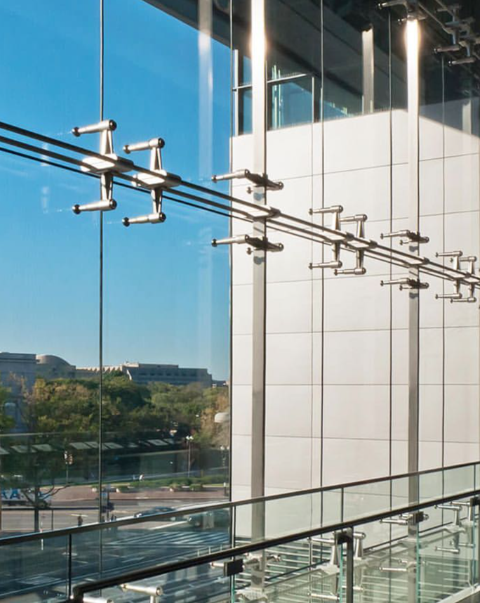 Стеклянный козырек над входом фото