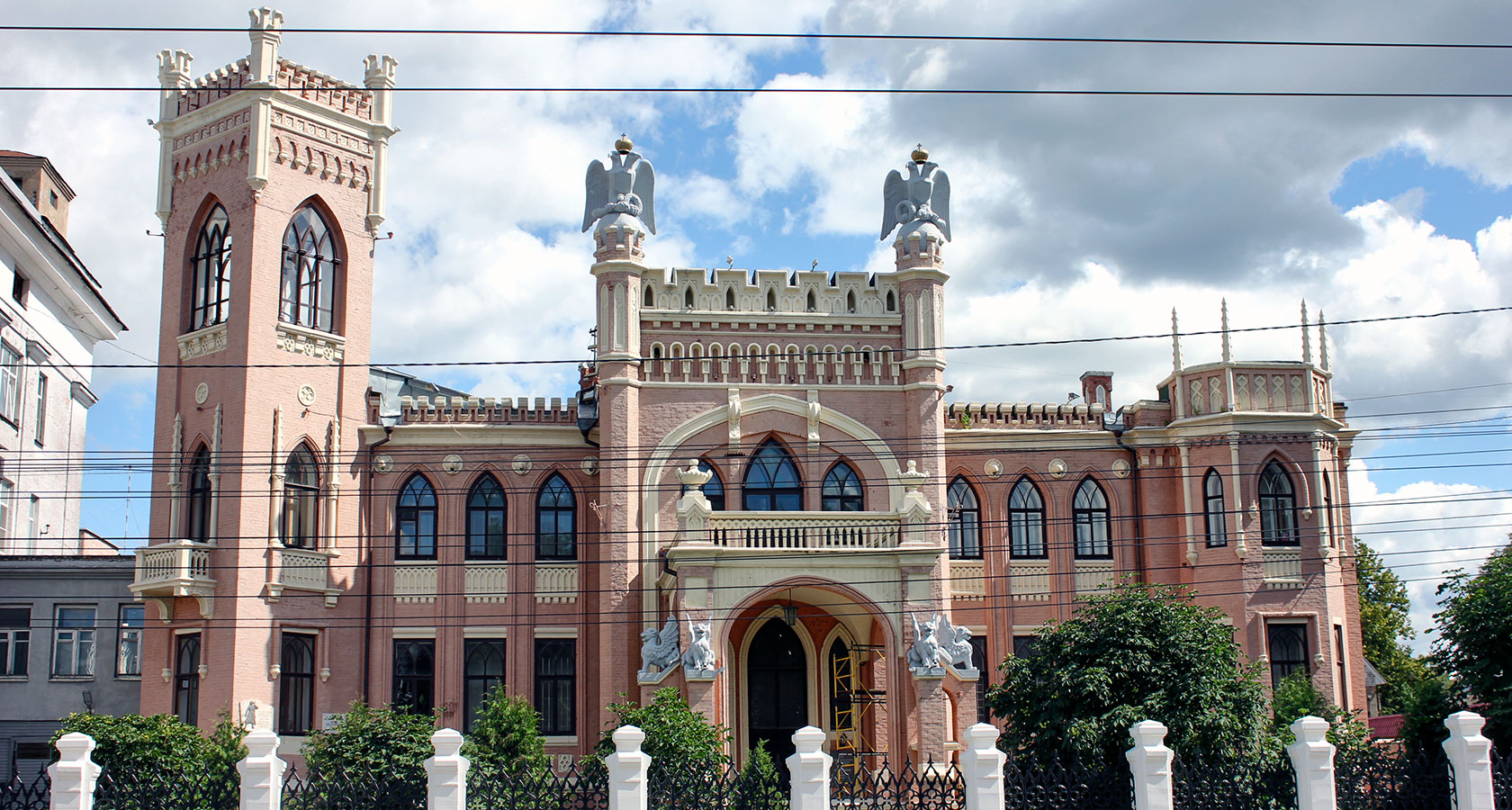 Месим грязь кировских дорог, форсируем речку и смотрим на стройки (куда без  них?)