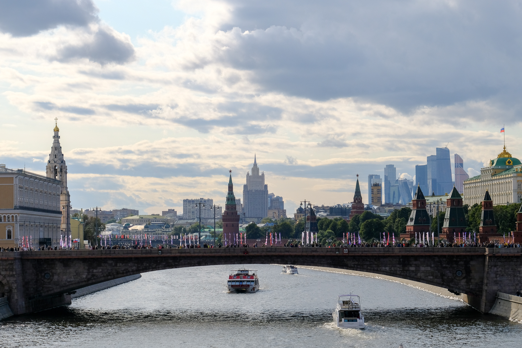 Москва вид с моста Зарядье