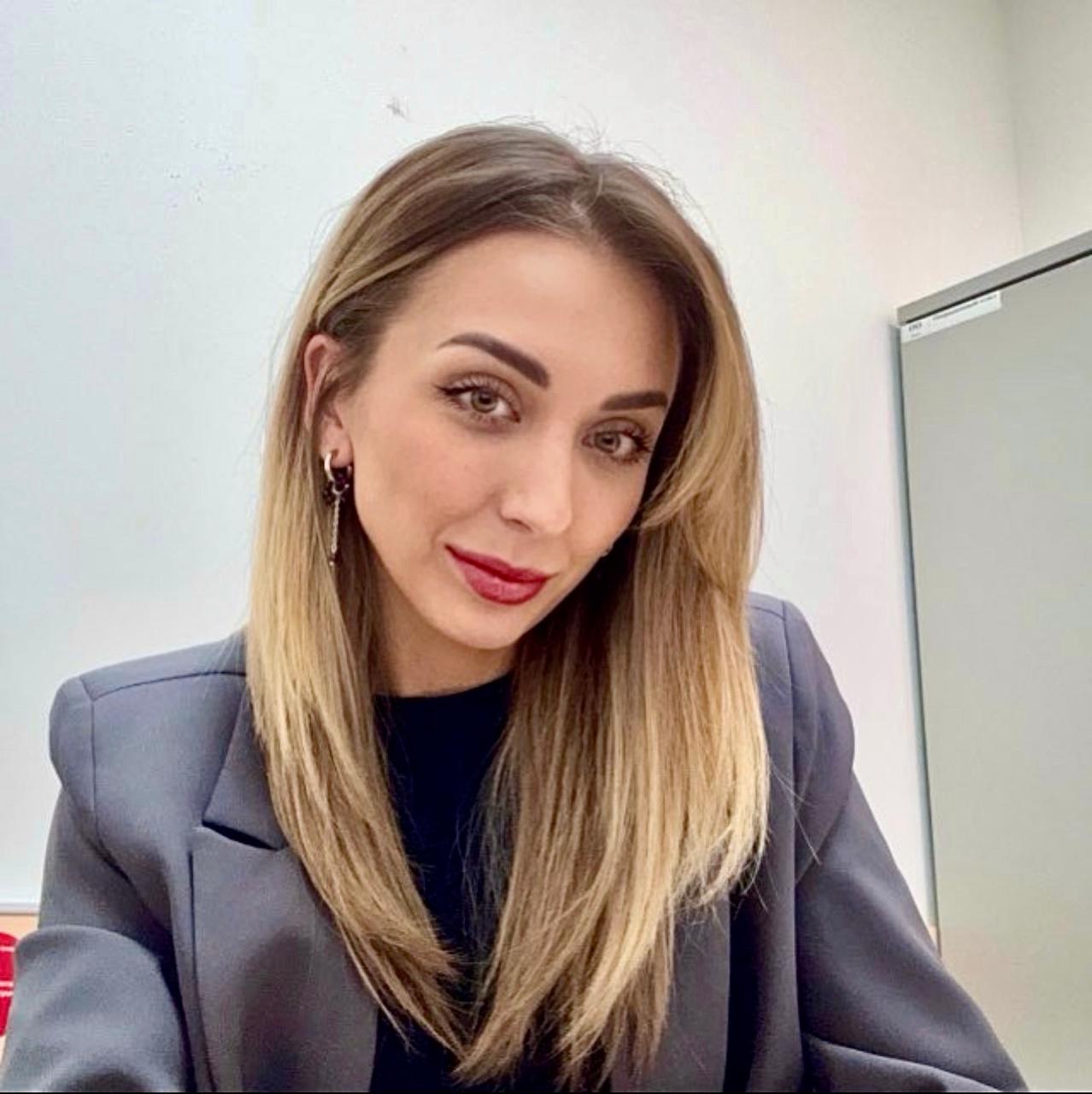 Ищу позицию Руководителя отдела продаж в b2b и розничном сегментах. Хочу заниматься выстраиванием системы продаж с нуля, внедрением и доработкой систем мотивации, обучением менеджеров и контролем KPI.