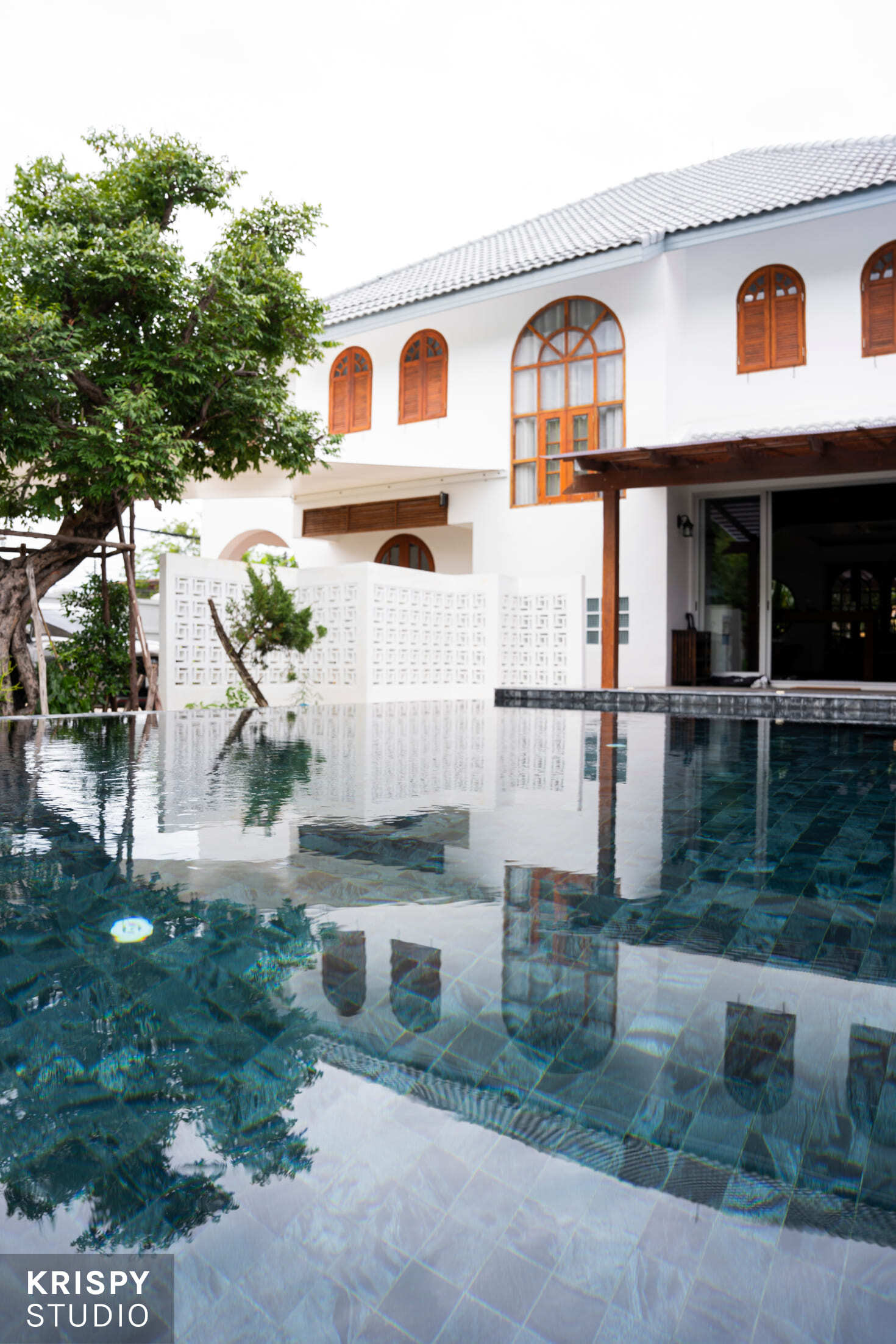 Женский променад на вилле, выездная фотосессия