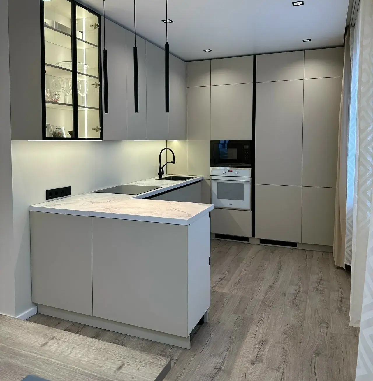 Кухня в современном стиле