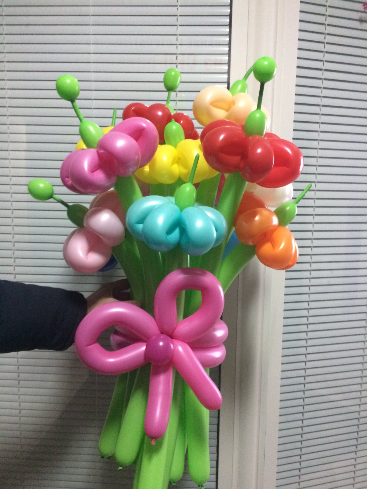 Как сделать букет шарами. Букет из шаров. Цветы из шариков. Букет из шаров ШДМ. Цветы из шаров для моделирования.