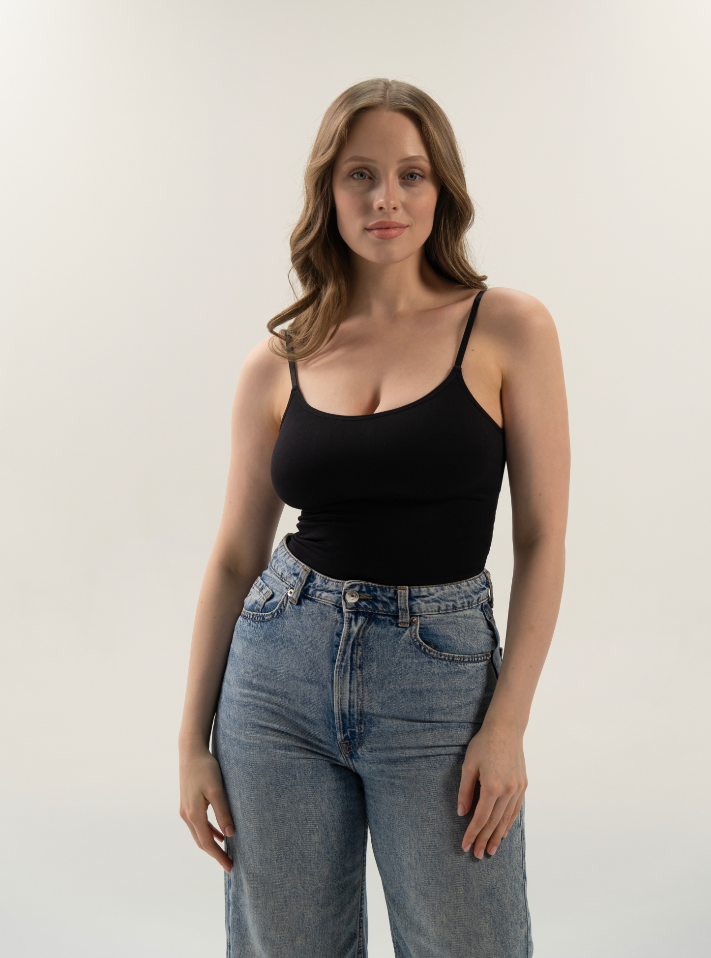 Утягивающая майка на⦁тонких бретелях «NowaModel»