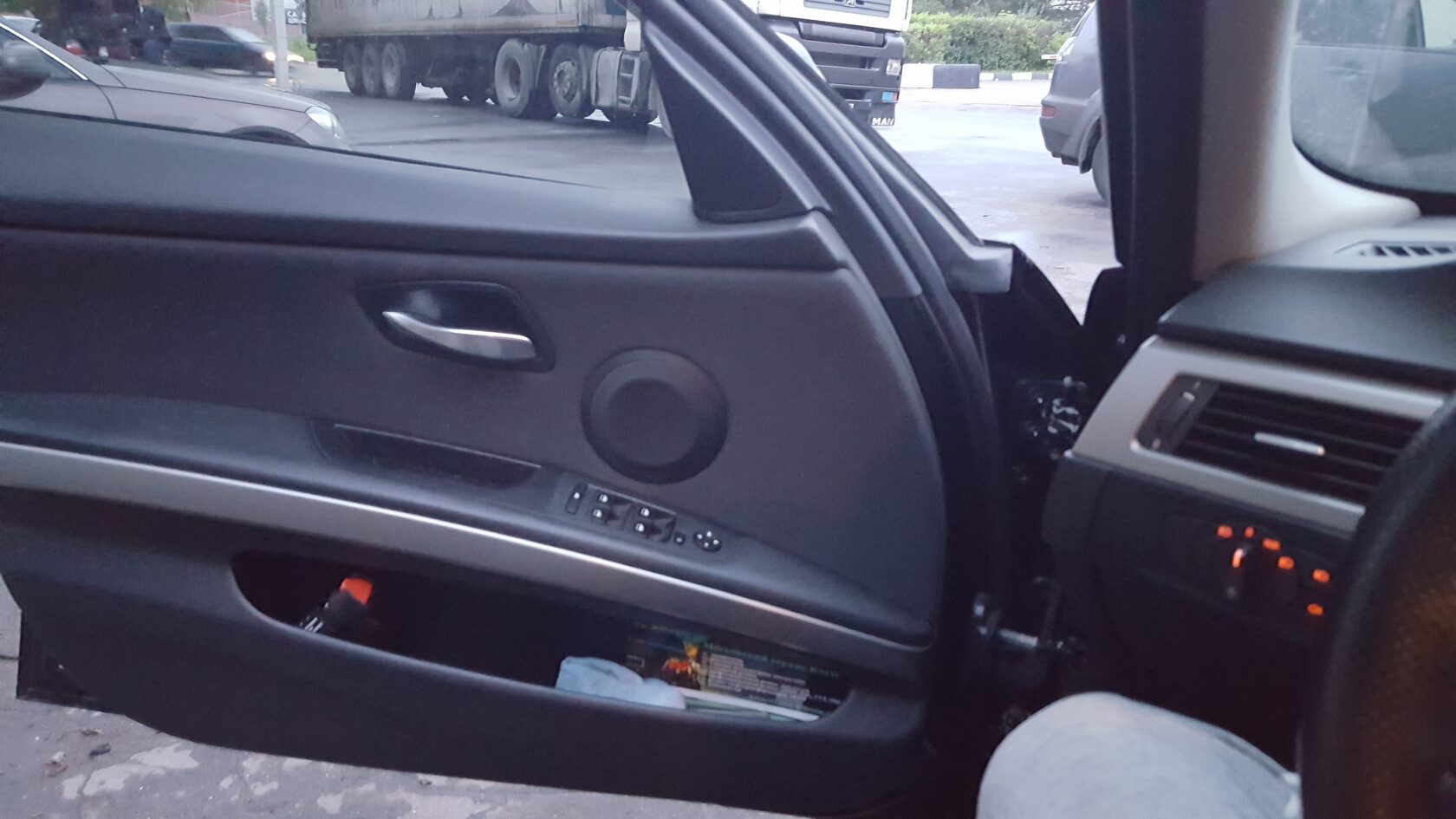 установка автозвука bmw e 90