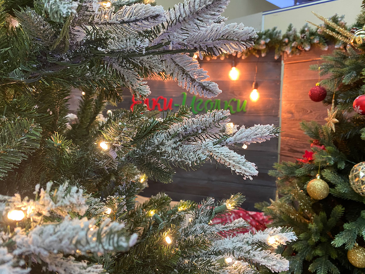 Купить элитные дорогие искусственные ёлки. Доставка по СПБ и РФ ...
