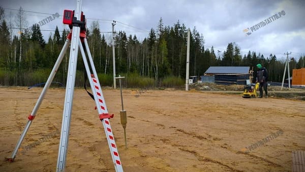 Уплотнение песчаной подушки под монолитную фундаментную плиту 