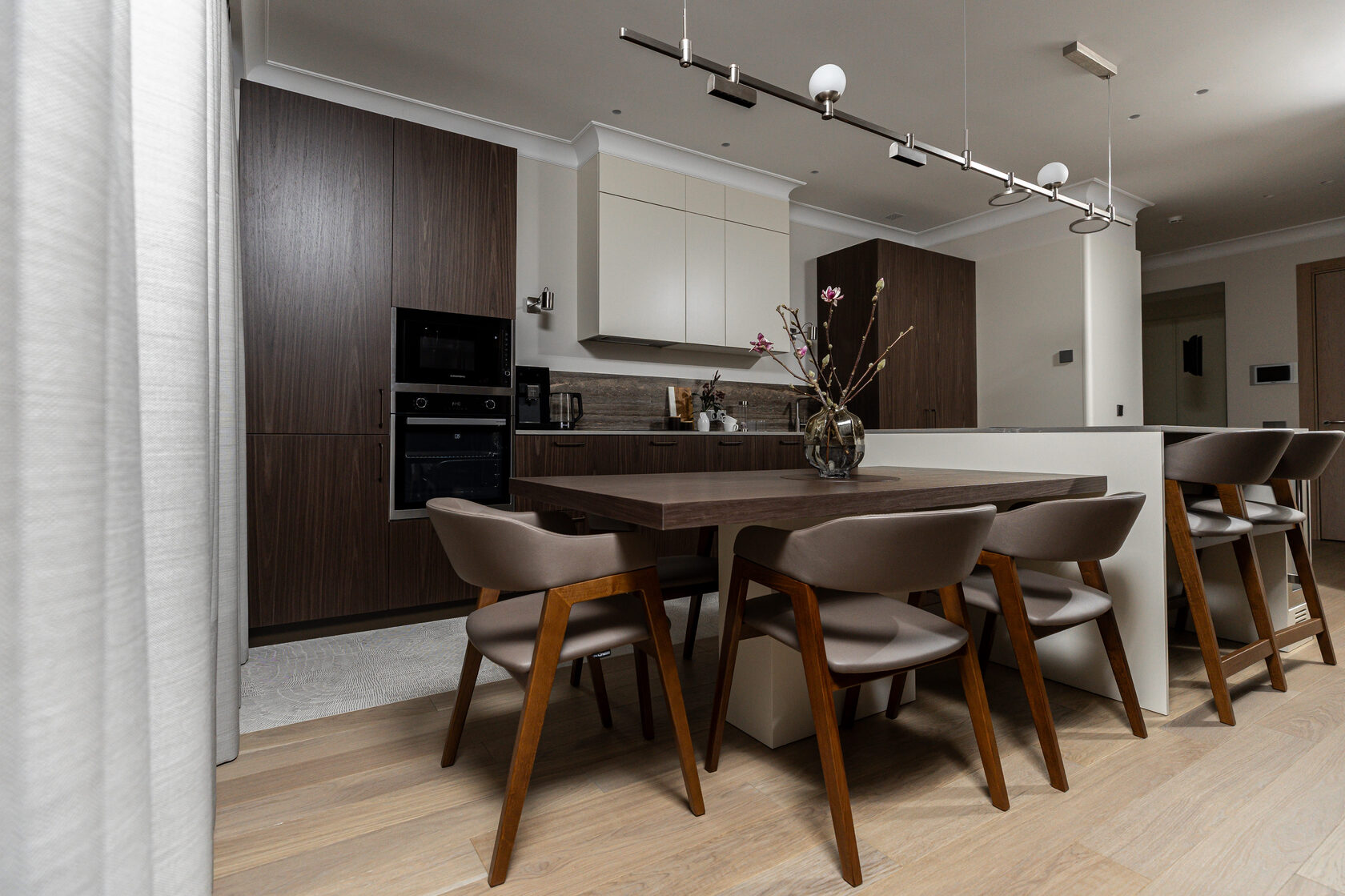 Процесс производства на фабрике NEO