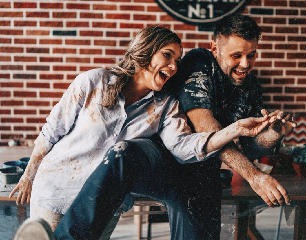 Romantic pottery class for couples in Austin