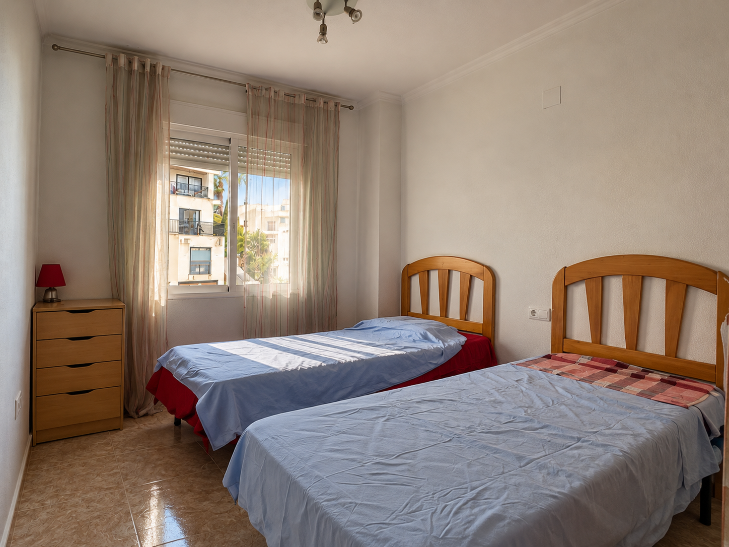 Habitación juvenil antes