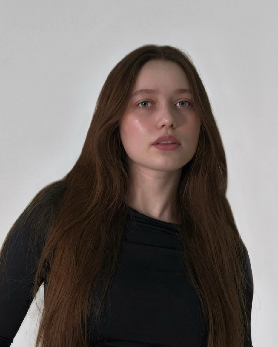 Главный экран сайта для бизнеса с кнопкой связаться в мессенджере