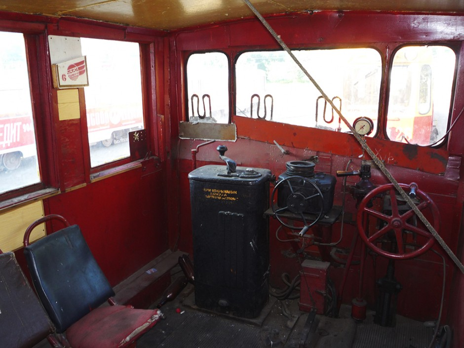 Кабина промышленного электровоза ГЭТ