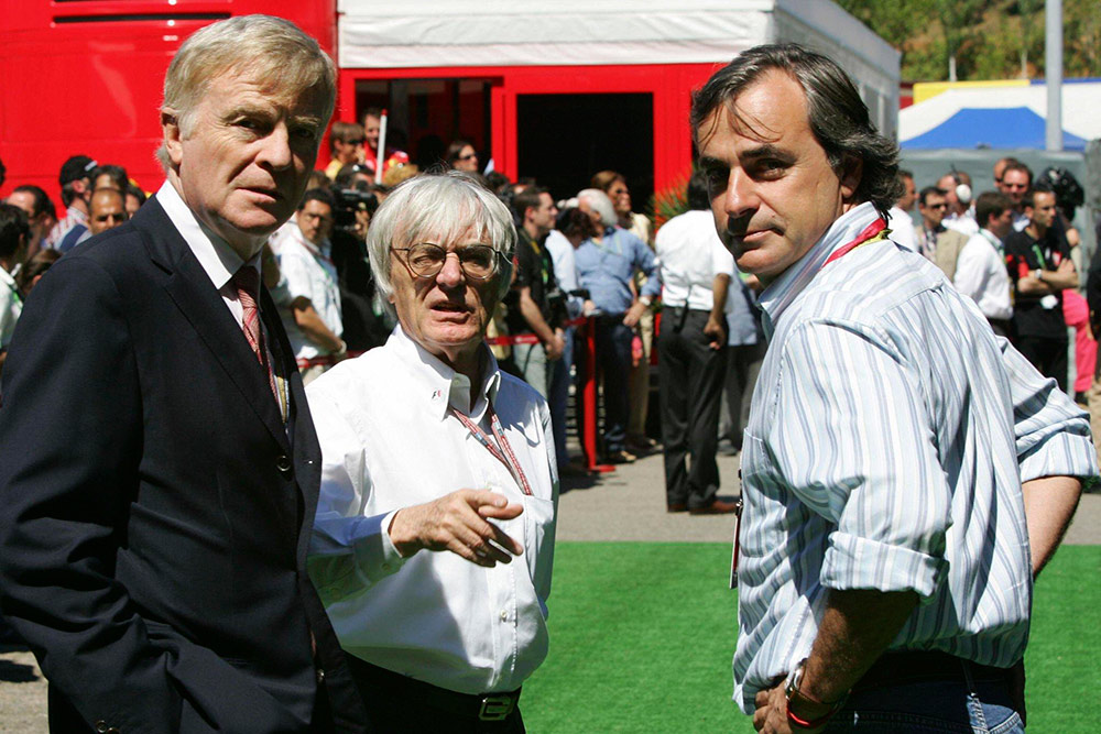 Президент FIA Макс Мосли, президент FOM Берни Экклстоун и Карлос Сайнс, Гран При Испании 2005