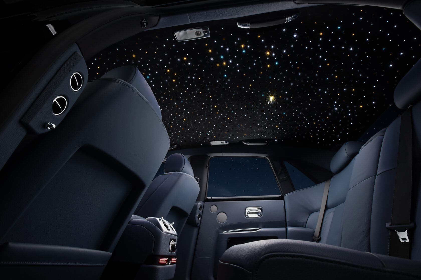 Имитация звёздного неба в автомобиль