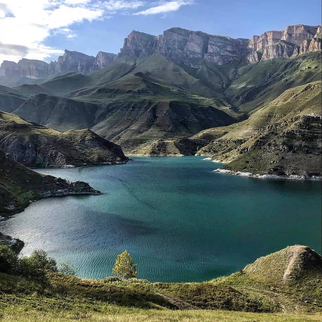 Озеро в горах