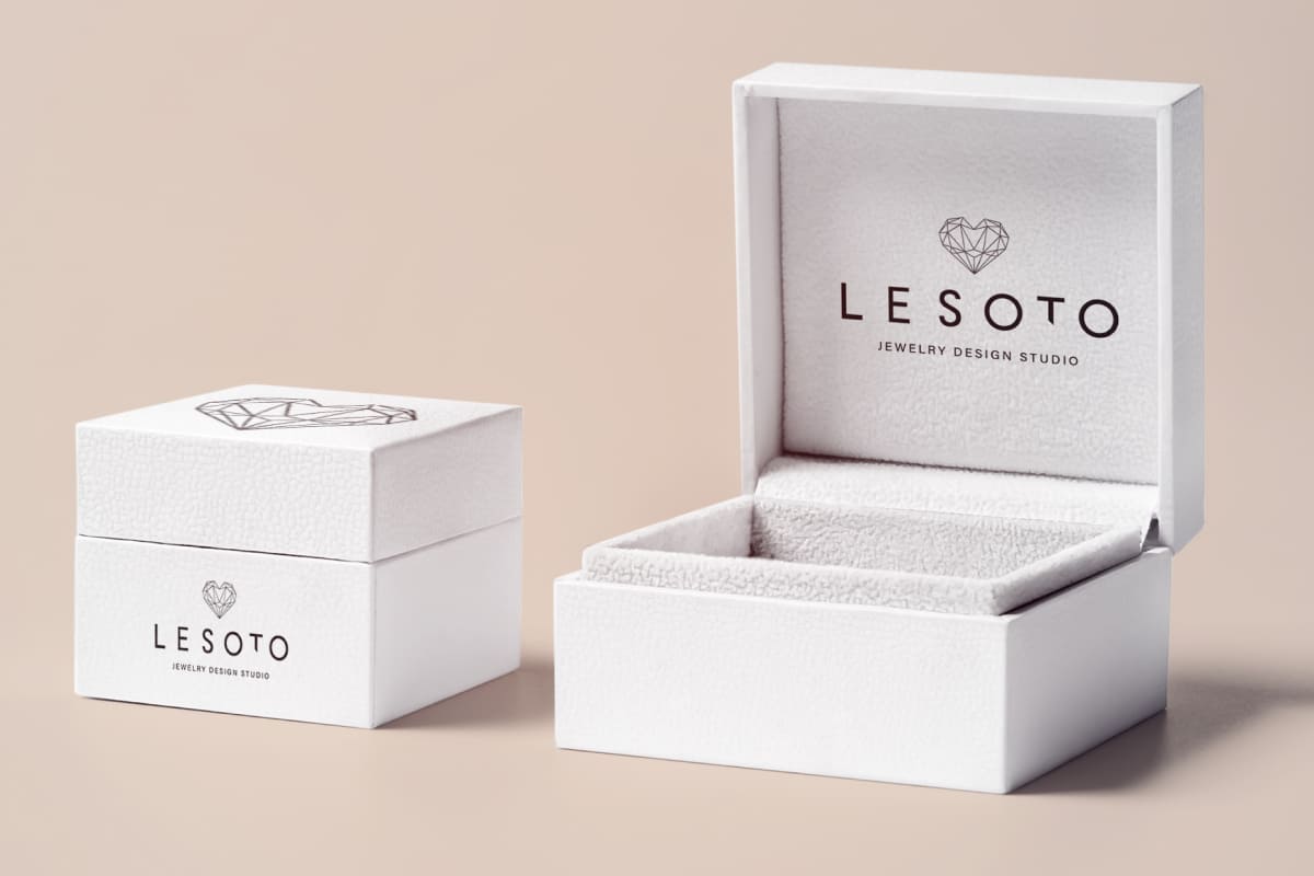 Брендинг для ювелирной студии Lesoto: логотип, гайдбук, фирменный стиль, упаковка