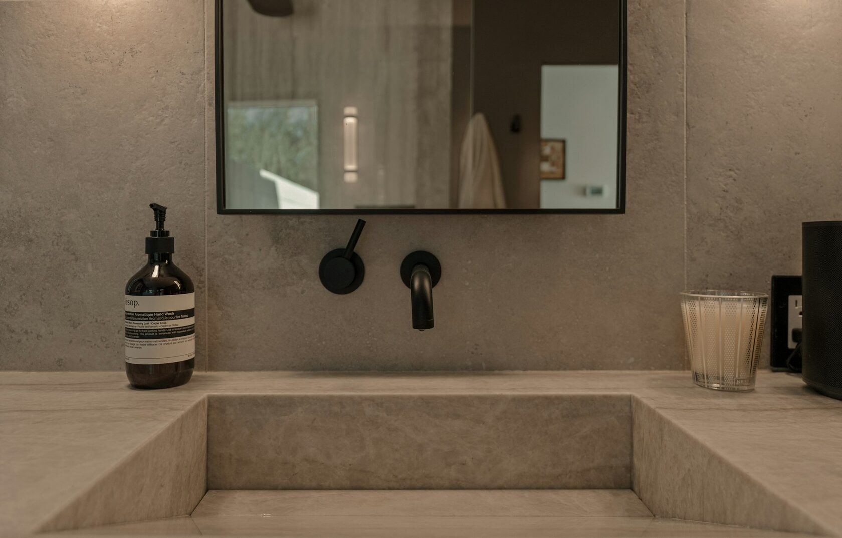 Спокойная ванная комната с плиткой