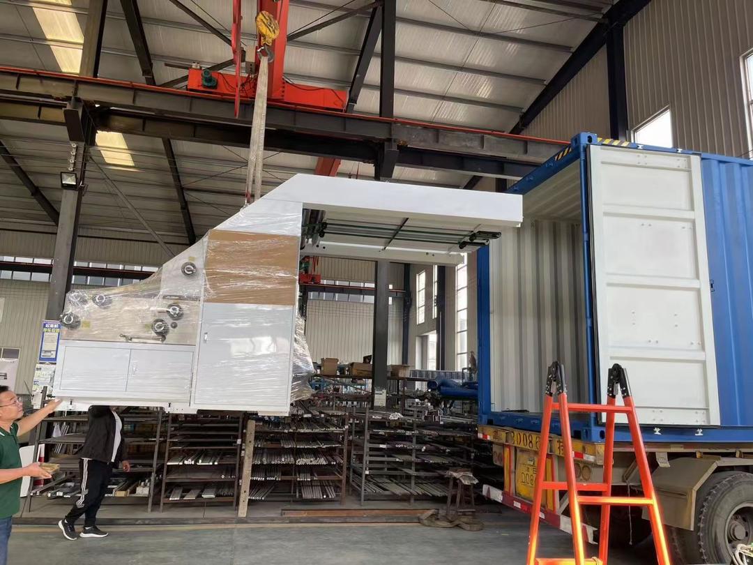 Import machine. Кашировальная машина для коробок. Кашировальный станок для минваты. Кашировальная машина минераловатных цилиндров в Италии. Кашировальная машина с вакуумным транспортером.