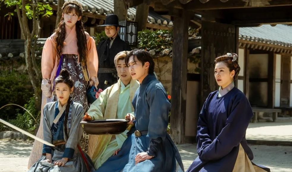 Кадр из этого хорошего сериала