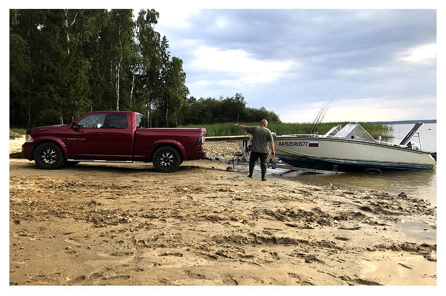 Рыбинское водохранилище на машине