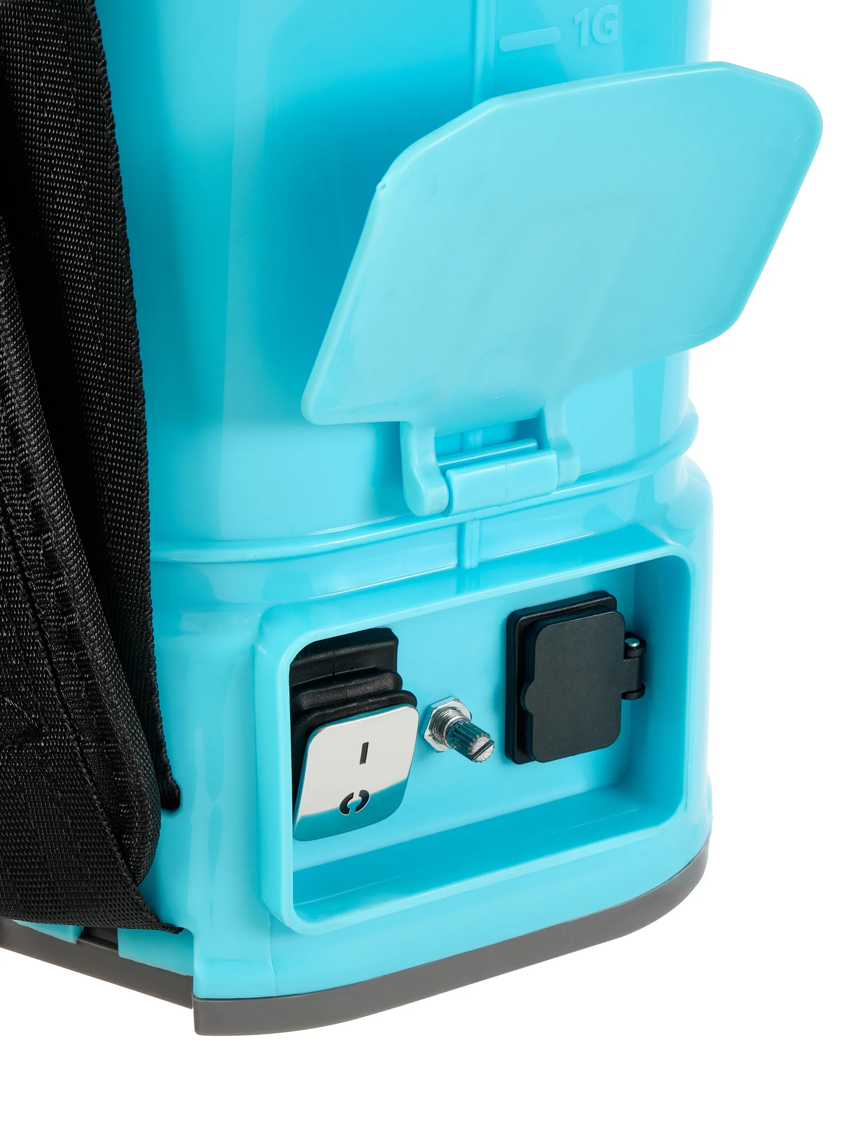 Опрыскиватель на белом фоне